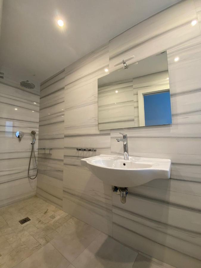 New Townhouse In The Heart Of Nerja With Jacuzzi Βίλα Εξωτερικό φωτογραφία