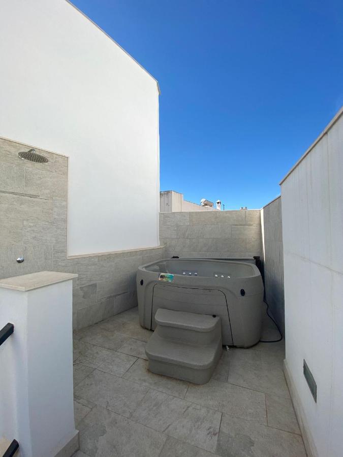 New Townhouse In The Heart Of Nerja With Jacuzzi Βίλα Εξωτερικό φωτογραφία